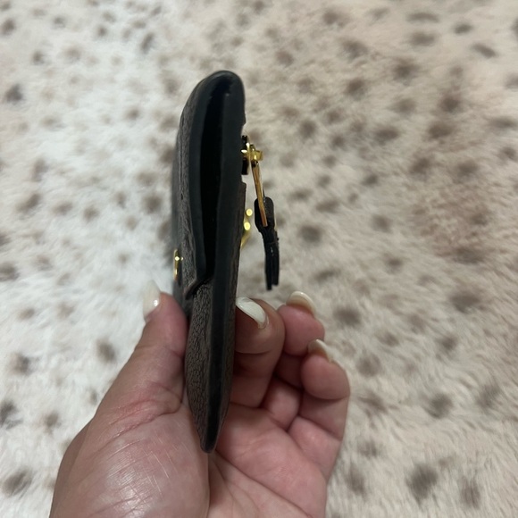 $500 🅿️🅿️ LOUIS VUITTON
Empreinte Key Pouch - Picture 7 of 8